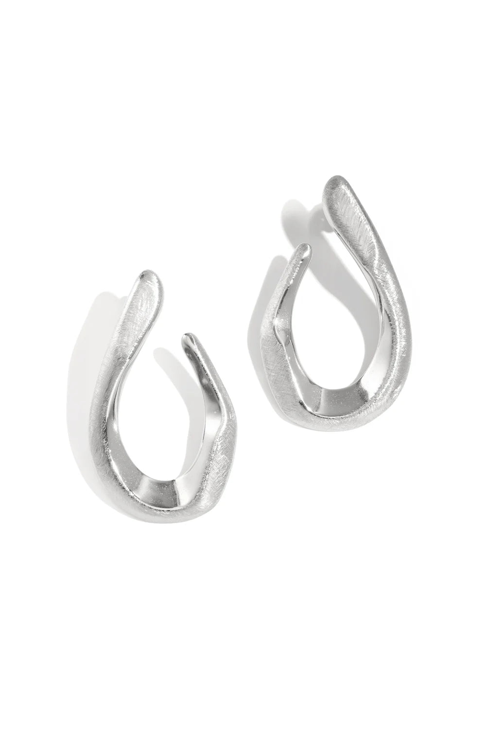 Curve Stud Earrings